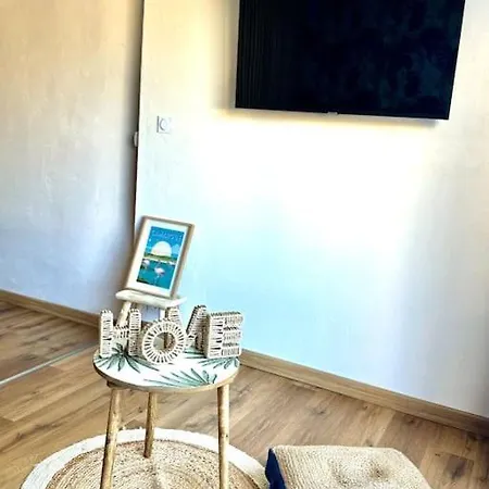 *la Brise Marine*piscine*parking*clim* Appartement Le Grau-du-Roi